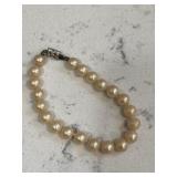 Vintage Pearl Bracelet w/Ornate clasp