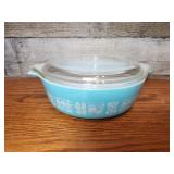 PYREX 1qt "Butterprint Amish" Turquoise covered