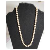 Ladies Pearl-like Necklace