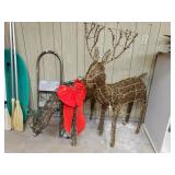 2 Mechanical Reindeer