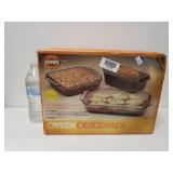 Vintage Pyrex Casserole And Loaf Dishes. In