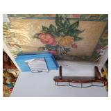 Plate Display Shelf, Rose Rug, Microfiber Pads