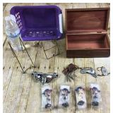 Small Wood Box, Plastic Tray, 3 keychain