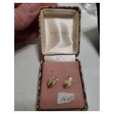 Ladies 14KT Gold Leaf Earrings