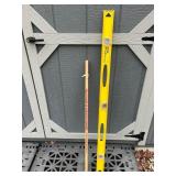 Stanley Level and 2 Wooden Yardsticks