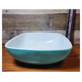 Pyrex Turquoise Hostess Serving Bowl. 2 1/2 qt.