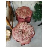 2 Matching Ottomans