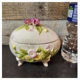 Vintage large Lefton Egg with beautiful flowers.