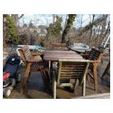 Finely Crafted Amish Bar Height Table And Chairs