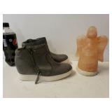 Womens Size 7 Shoes And Salt Rock Angel