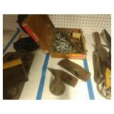 Chessel, Screws, Point