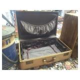 Vintage Suitcase. 21 1/2 X 13 1/2 X 6 1/2