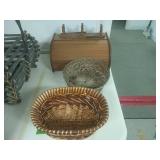 2 Bread Baskets, Bread Box, Expandable Peg Rack