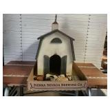 Wooden Toy Barn Barn and  figurines