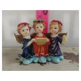 3 Singing angels