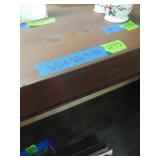 Wooden Table Does not come with the items