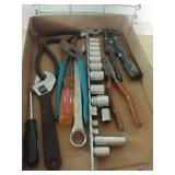 Flat Hand Tools And Wrenches And Sockets