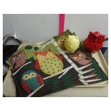 Owl Lot- (4) Placemats & (2) Figurines