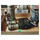 Hydraulic Connector, Air Tool, And Jack