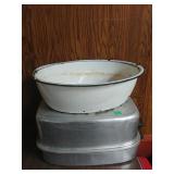 Frigidaire Container And Metal Dish