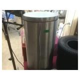 Metal Foot Pedal Rubbish/Trash Can/Bin