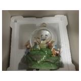 Disney Snow White & the Seven Dwarfs SnowGlobe