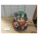 Disney Lady And The Tramp Snow Globe