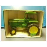 1:16 John Deere Generation II Tractor