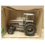 1:32 White WFE 2-155 Tractor