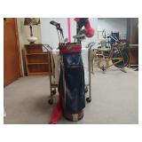 Walter Hagen-Golf Bag With 12 Golf Clubs