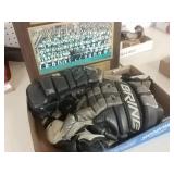 Gloves, Superbowl 15 Plaque