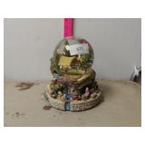 Snow White Globe Music Box