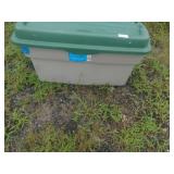 Rubbermaid Tote With Life Vests