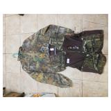 Mossy Oak Large Vest & Mad Dog Jacket
