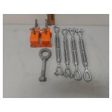 Turnbuckles(4), Cabinet Claw(2), Eye Bolt(1)