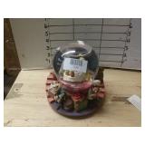 Disney Lady And The Tramp Snow Globe