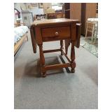 Ethan Allen Accent Side / End Table