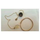 Lot of jewelry, marked 10 or 14k gold