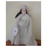 Christmas around the World Collector Doll 15" tal