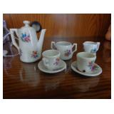 Doll House Tea Set, floral pattern, look @ pics