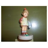 Hummel Little Gardener Girl watering 4.5" tall
