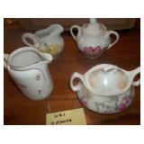 Creamer and Sugare Sets floral pattern