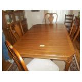 Oak Dining Room Table w/ 4 Cushion Chairs and Leaf