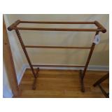 wooden floor quilt holder 29" tall x 24" wide