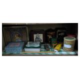 lot of 11 tins, maxwell house, etc..