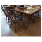 Kitchen Table w/5 chairs