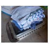 Baking Pan & Kitchen Towels