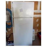 Hot Point Refrigerator - WORKS - NO CONTENTS