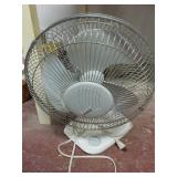 desktop oscillating fan