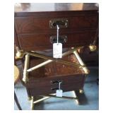 Pair of End tables   2 pieces